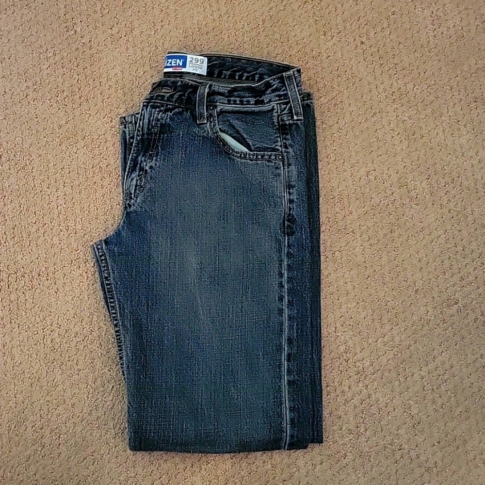 Denizen from Levi’s Loose Fit Jeans Like New 30x32